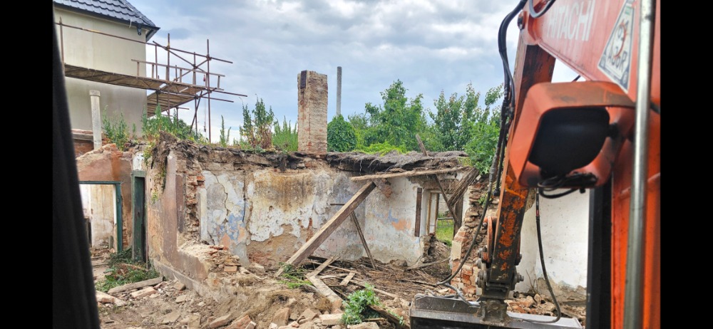 Demolice staré nemovitosti